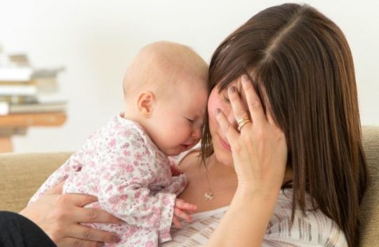 Rối loạn nội tiết tố sau sinh có gây hại không? Khắc phục thế nào? 8 Rối loạn nội tiết tố sau sinh khiến chị em gặp phải nhiều vấn đề về sức khỏe và tâm sinh lý