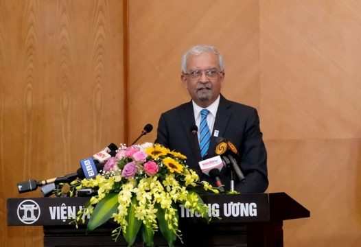 Việt Nam sẽ đạt mục tiêu cung cấp vắc xin phòng COVID-19 cho 20% dân số cuối năm 2021 9 Ông Kamal Malhotra, Điều phối viên thường trú của Liên Hợp Quốc tại Việt Nam Ảnh:Trần Minh