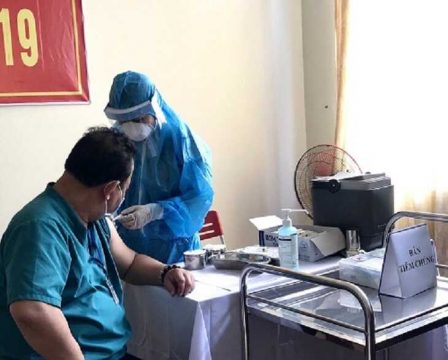 Trên 55.000 người đã tiêm vắc xin COVID-19; liên tiếp các buổi sáng không có ca bệnh 3 Trên 55.000 người đã tiêm vắc xin COVID-19; liên tiếp các buổi sáng không có ca bệnh