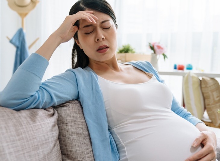 Khi mang thai phụ nữ sẽ không tránh khỏi việc suy giảm nội tiết tố