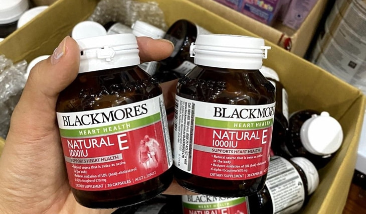 Sản phẩBlackmores Natural Vitamin E 1000 IUm giúp da của chị em khỏe khoắn, tươi trẻ và đảm bảo sức khỏe tim mạch hiệu quả.